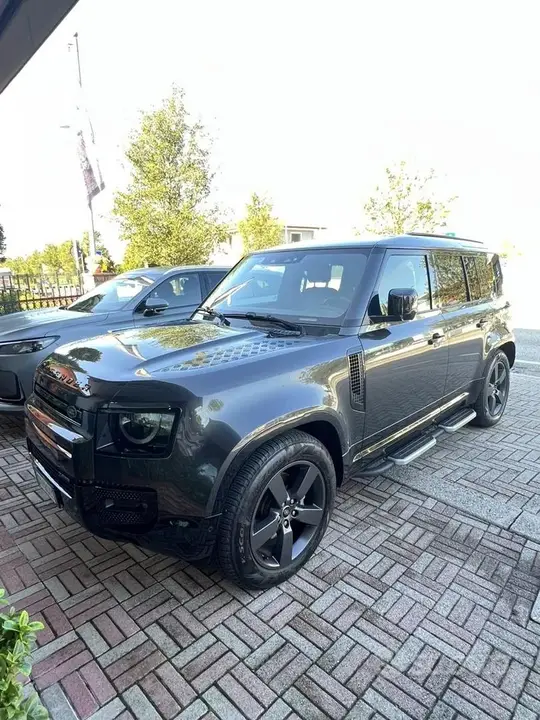 Land Rover Defender 2023 photo 2