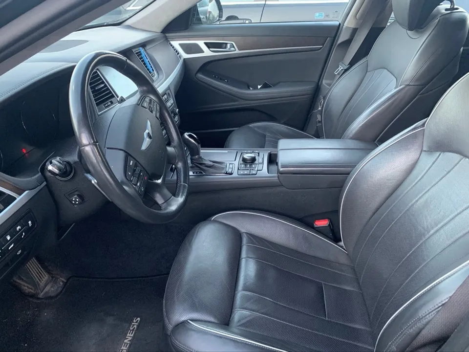 Hyundai Genesis 2015 photo 2