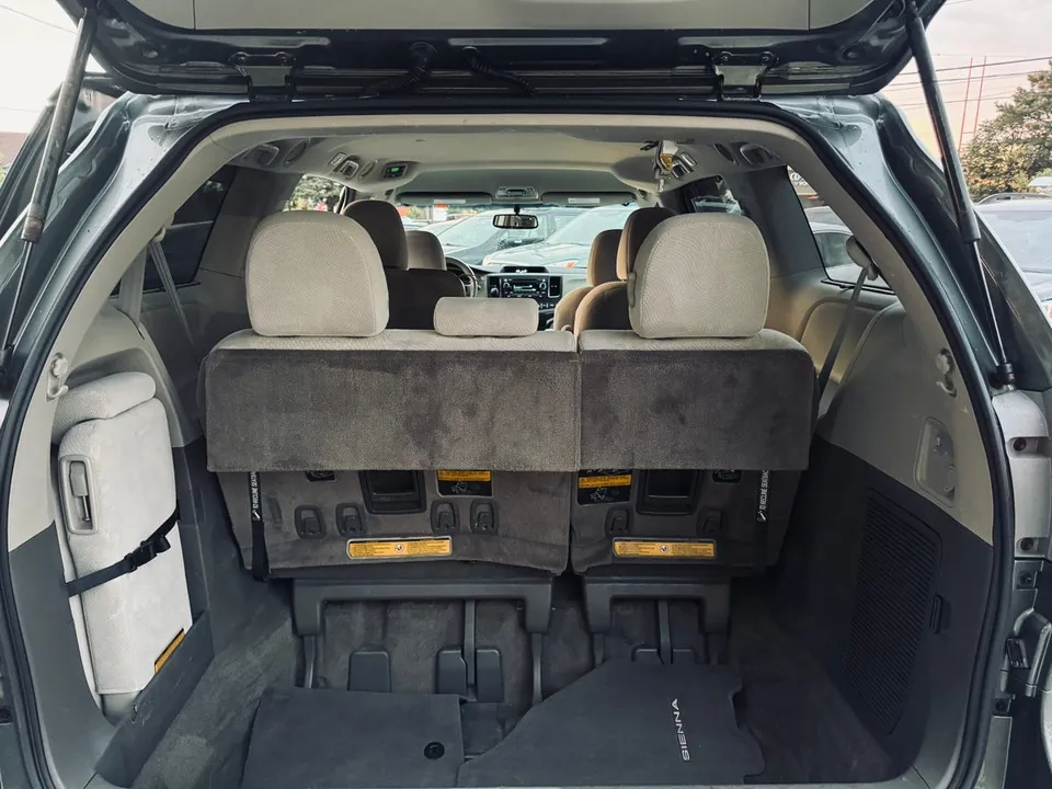 Toyota Sienna 2014 photo 5