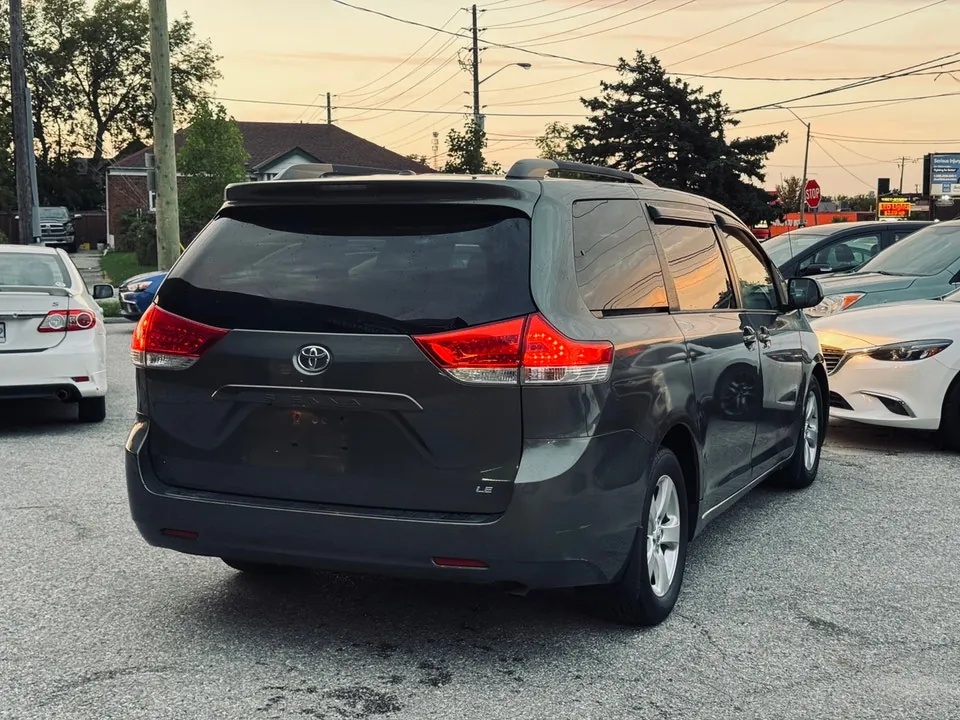 Toyota Sienna 2014 photo 4