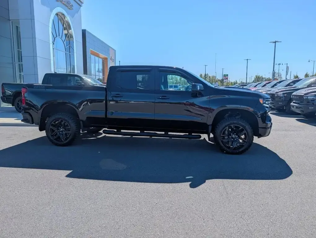 Chevrolet Silverado 1500 2024 photo 3