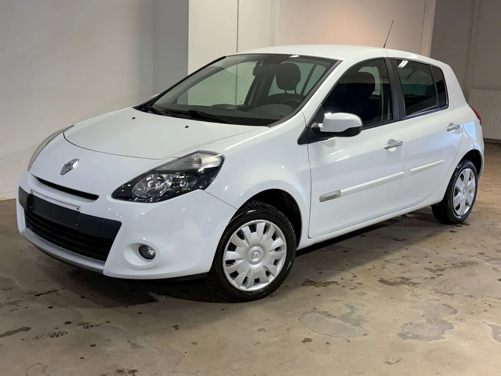 Renault Clio 2011 photo 3
