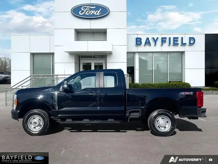 Ford F250 2023 photo 2