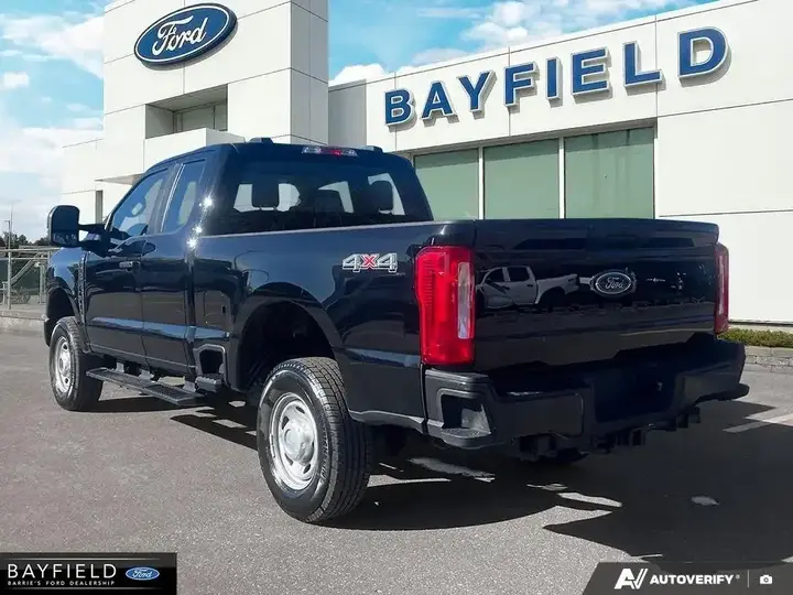 Ford F250 2023 photo 3