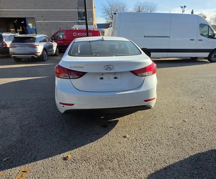 Hyundai Elantra 2015 photo 2