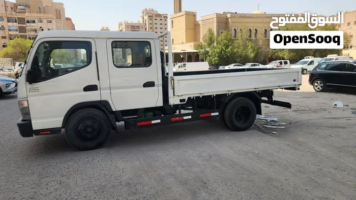 Mitsubishi Fuso Canter 2017 photo 2
