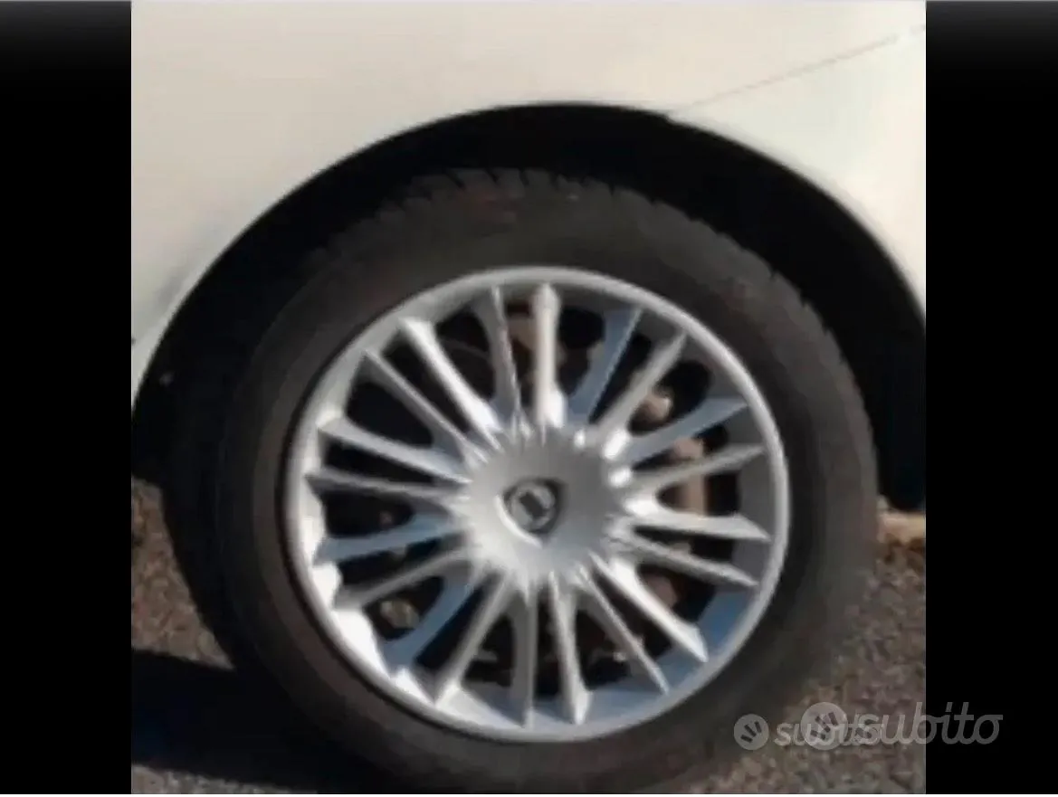 Lancia Ypsilon 2011 photo 3