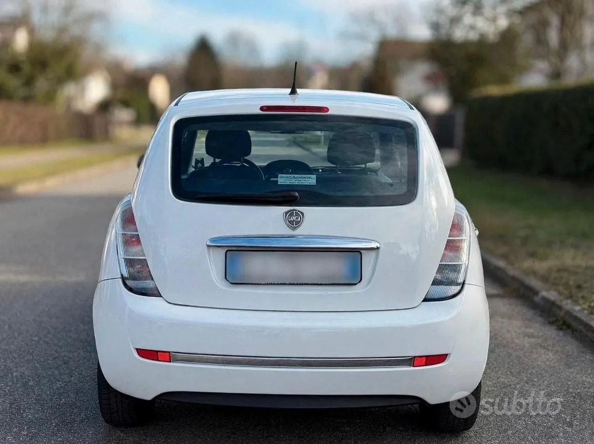 Lancia Ypsilon