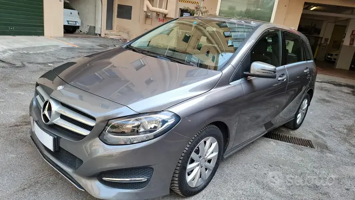 Mercedes-Benz B 180D 2017 photo 2