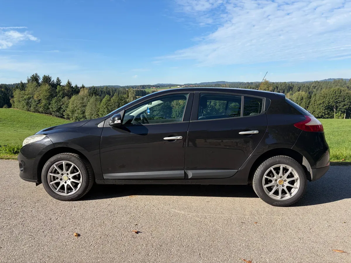 Renault Megane 2010 photo 3