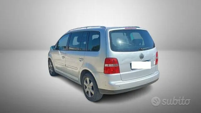 Volkswagen Touran 2006 photo 4