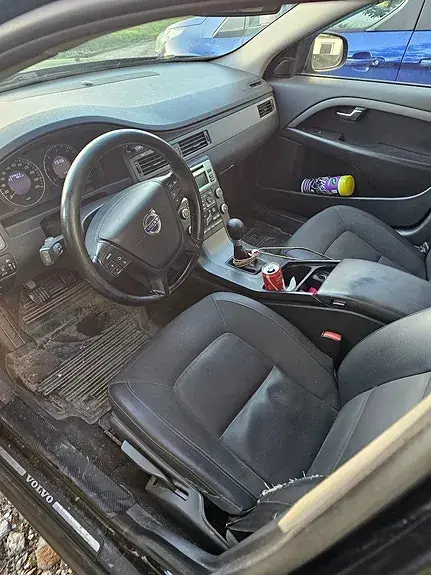Volvo V70 2010 photo 4