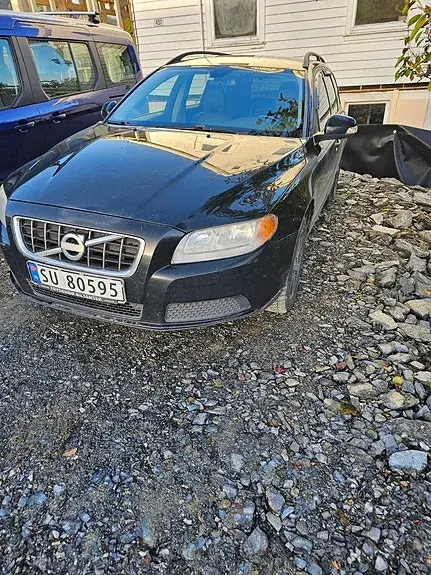 Volvo V70 2010 photo 2