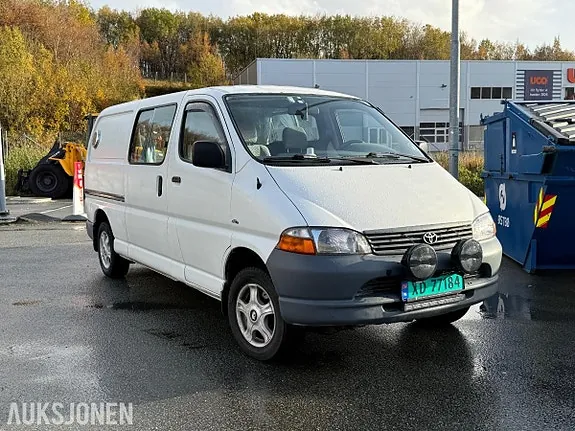 Toyota Hiace 2006 photo 2