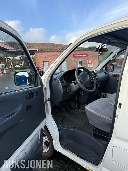 Toyota Hiace 2006 photo 5