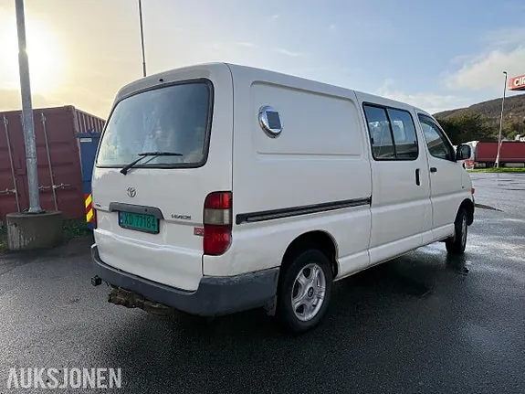 Toyota Hiace 2006 photo 3