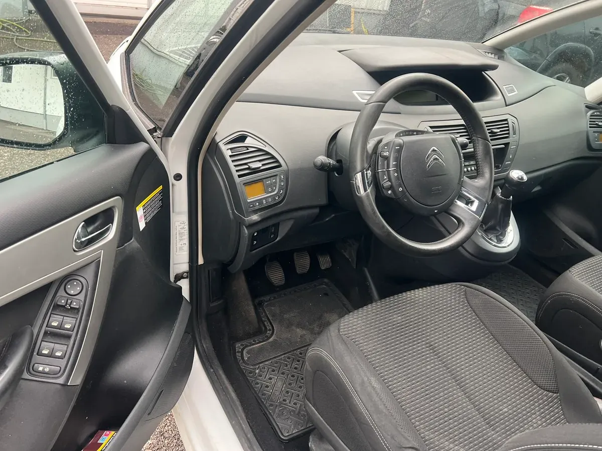 Citroen C4 Picasso 2010 photo 3