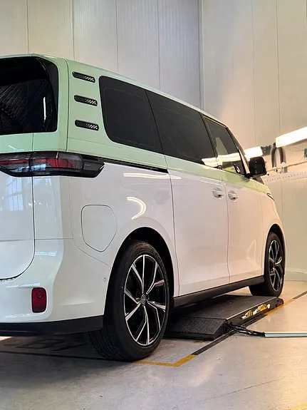 Volkswagen Id. Buzz 2023 photo 2