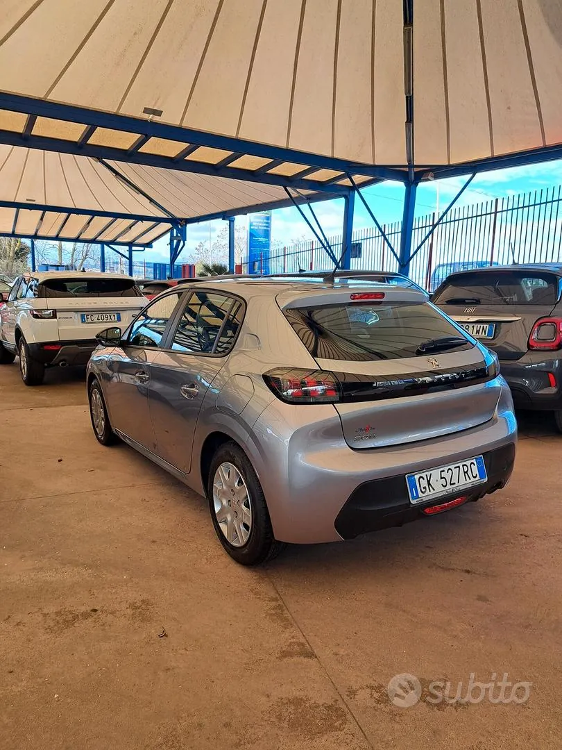 Peugeot 208 2022 photo 4
