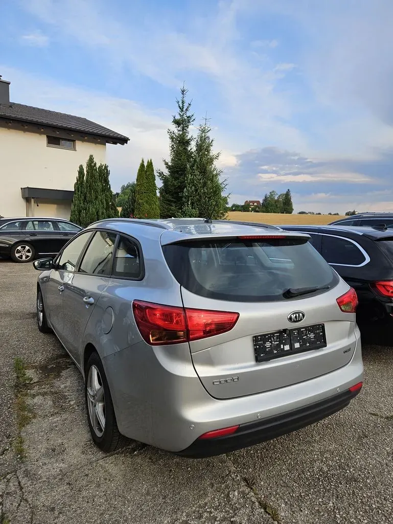Kia Ceed 2012 photo 2