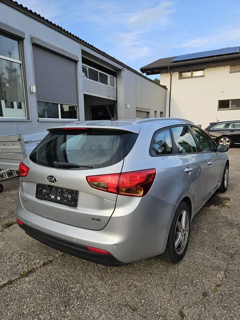 Kia Ceed 2012 photo 3