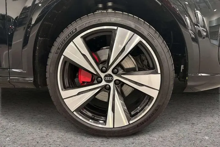 Audi Q5 2025 photo 5