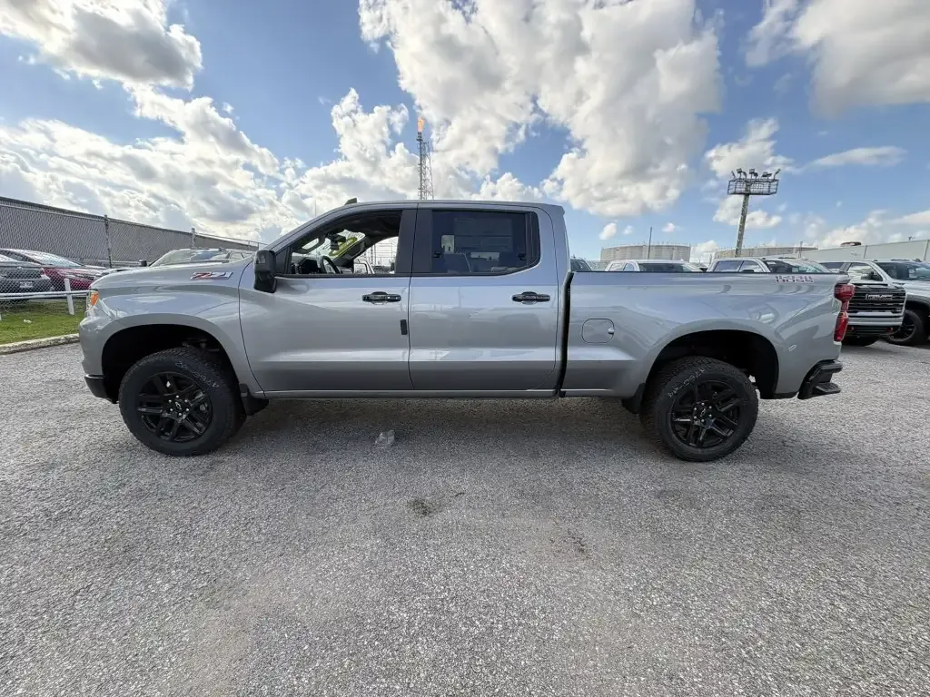 Chevrolet Silverado 1500 2026 photo 3