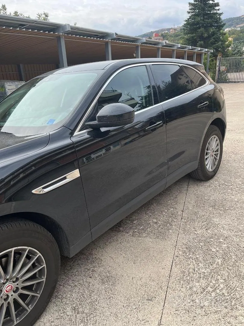 Jaguar F-Pace 2019 photo 3