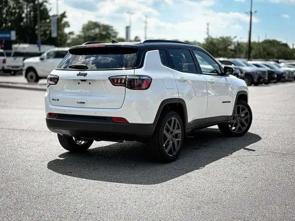 Jeep Compass 2026 photo 2