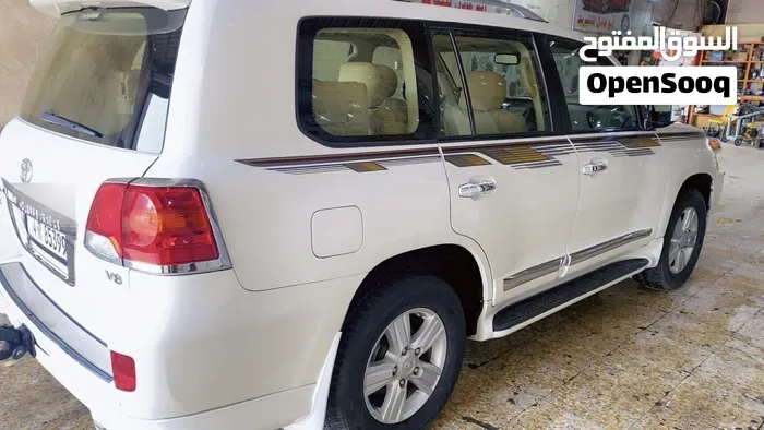 Toyota Land Cruiser 2014 photo 2
