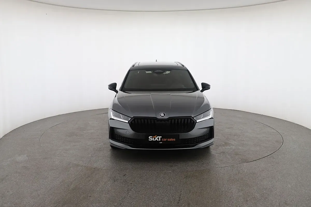 Skoda Superb 2025 photo 2