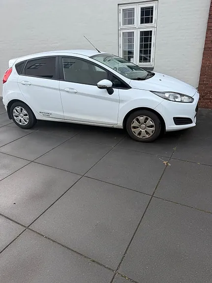 Ford Fiesta 2017 photo 2