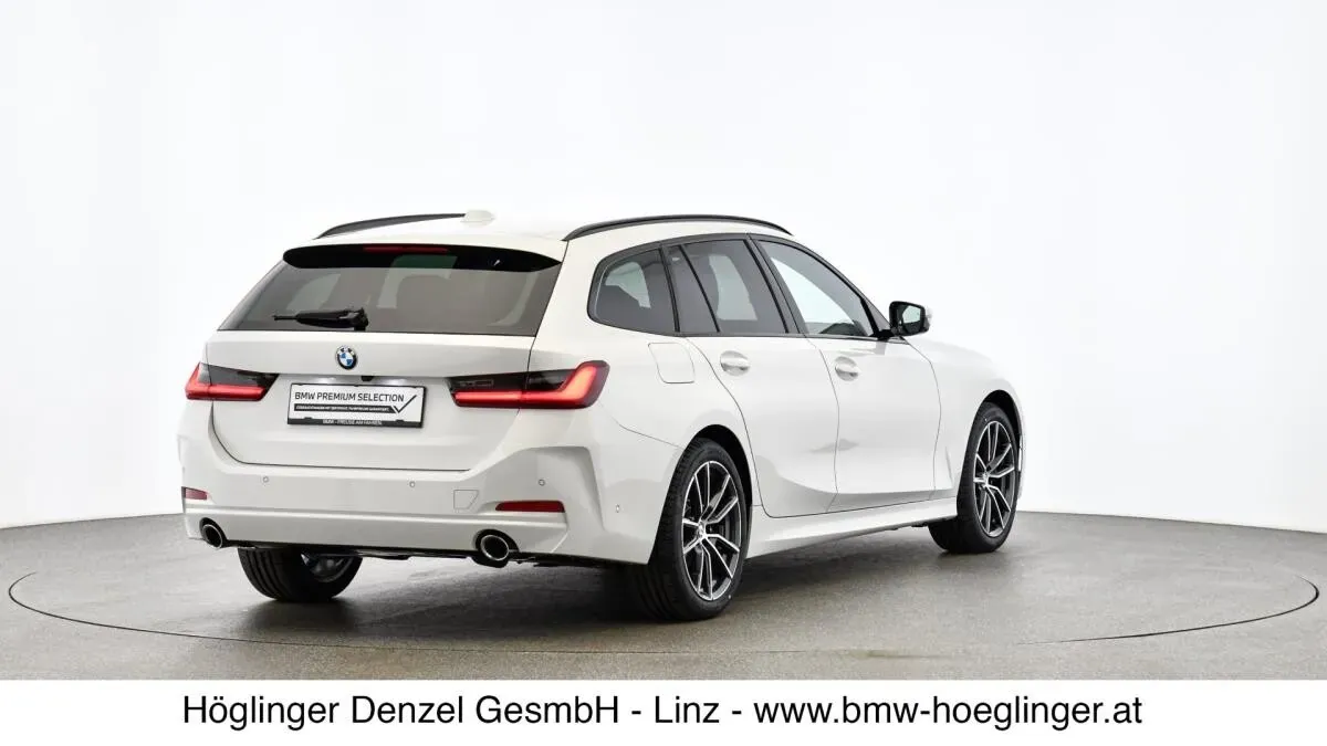 BMW 3 Series 2024 photo 2
