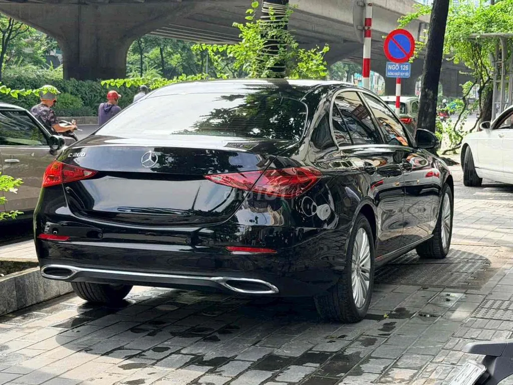 Mercedes-Benz C-Class 2023 photo 3
