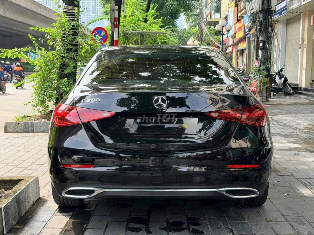 Mercedes-Benz C-Class 2023 photo 2