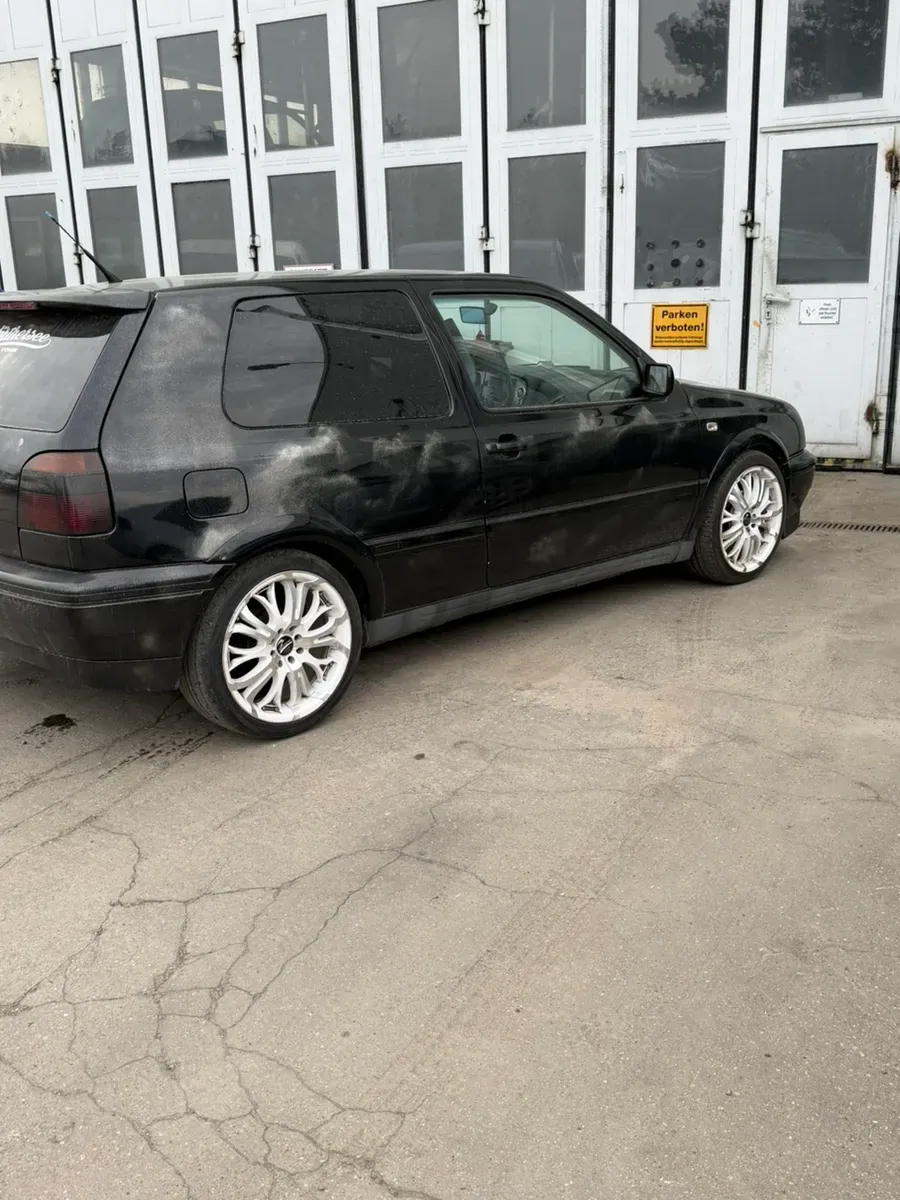 Volkswagen Golf 1997 photo 2