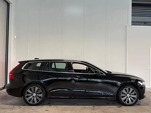 Volvo V60 2021 photo 2