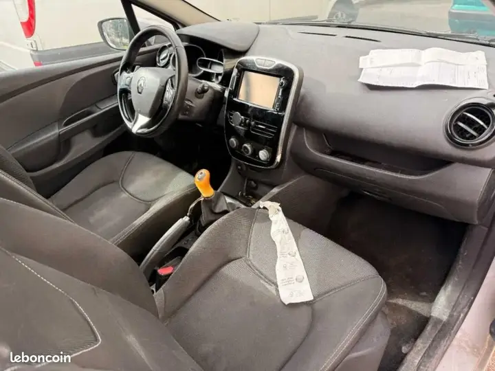 Renault Clio 2015 photo 4
