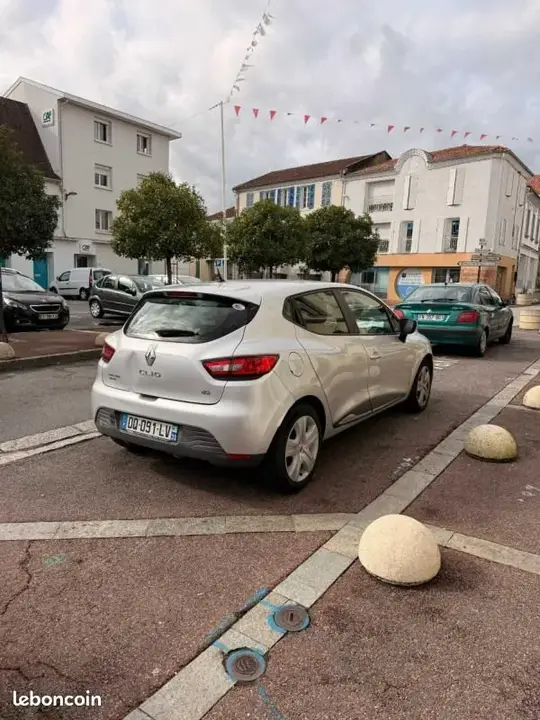 Renault Clio 2015 photo 3