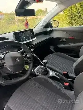 Peugeot 208 2022 photo 4