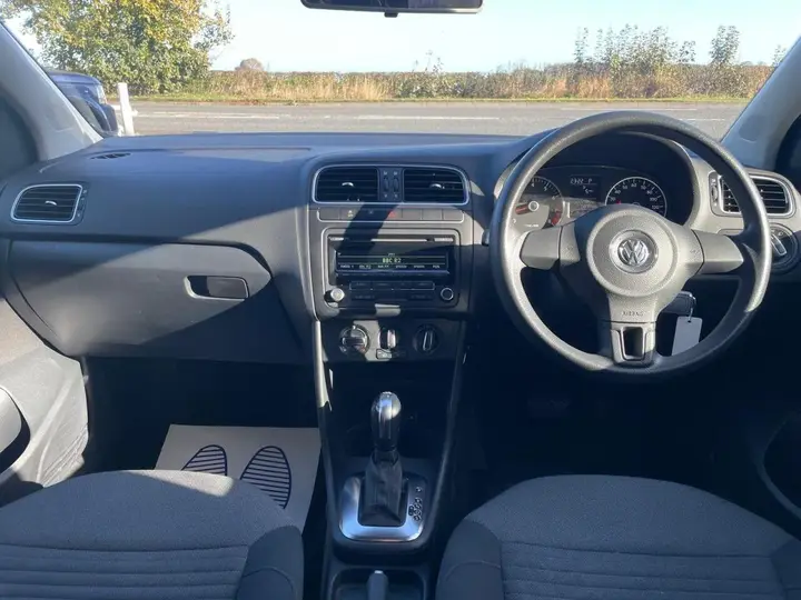 Volkswagen Polo 2011 photo 3