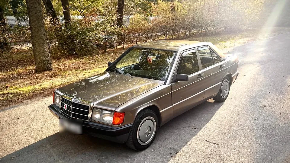 Mercedes-Benz 190E