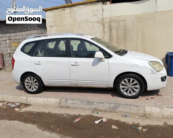 Kia Carens 2012 photo 3