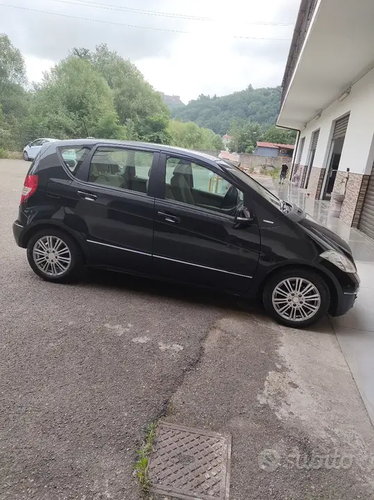 Mercedes-Benz A 160 2012 photo 3