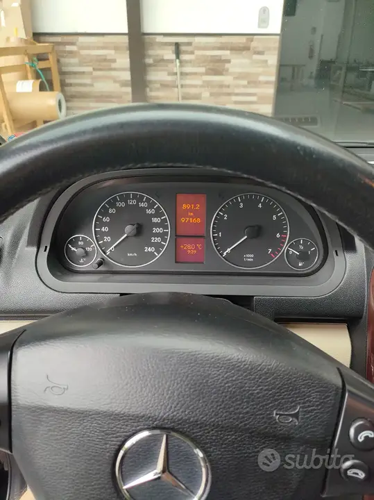 Mercedes-Benz A 160 2012 photo 5