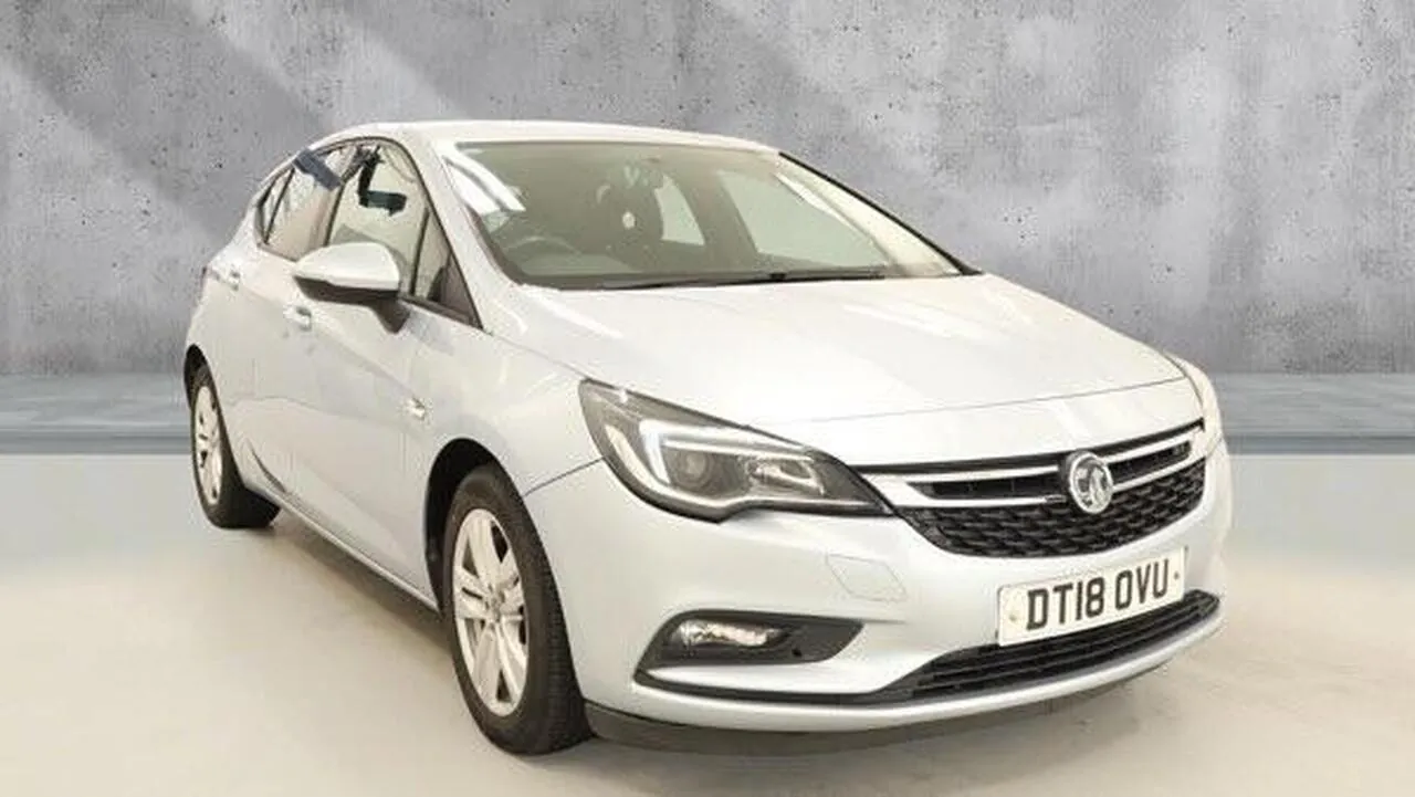 Vauxhall Astra 2018 photo 2
