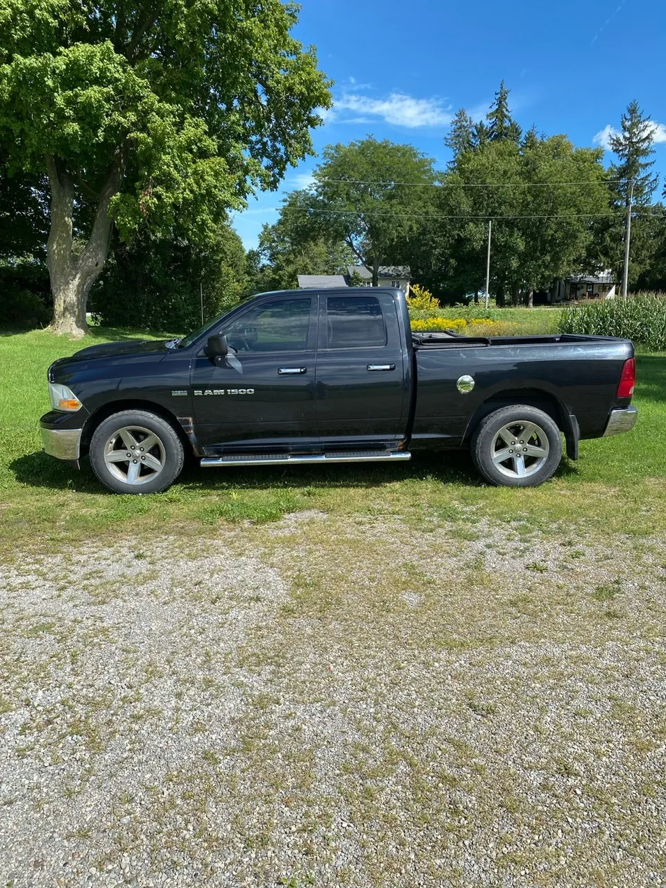 Dodge Ram 1500 2011 photo 2