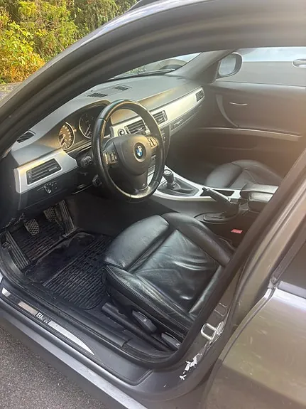 BMW 320D 2009 photo 4