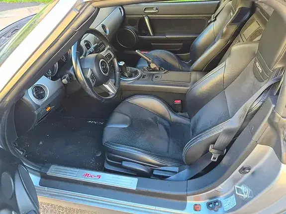 Mazda Mx-5 2010 photo 2