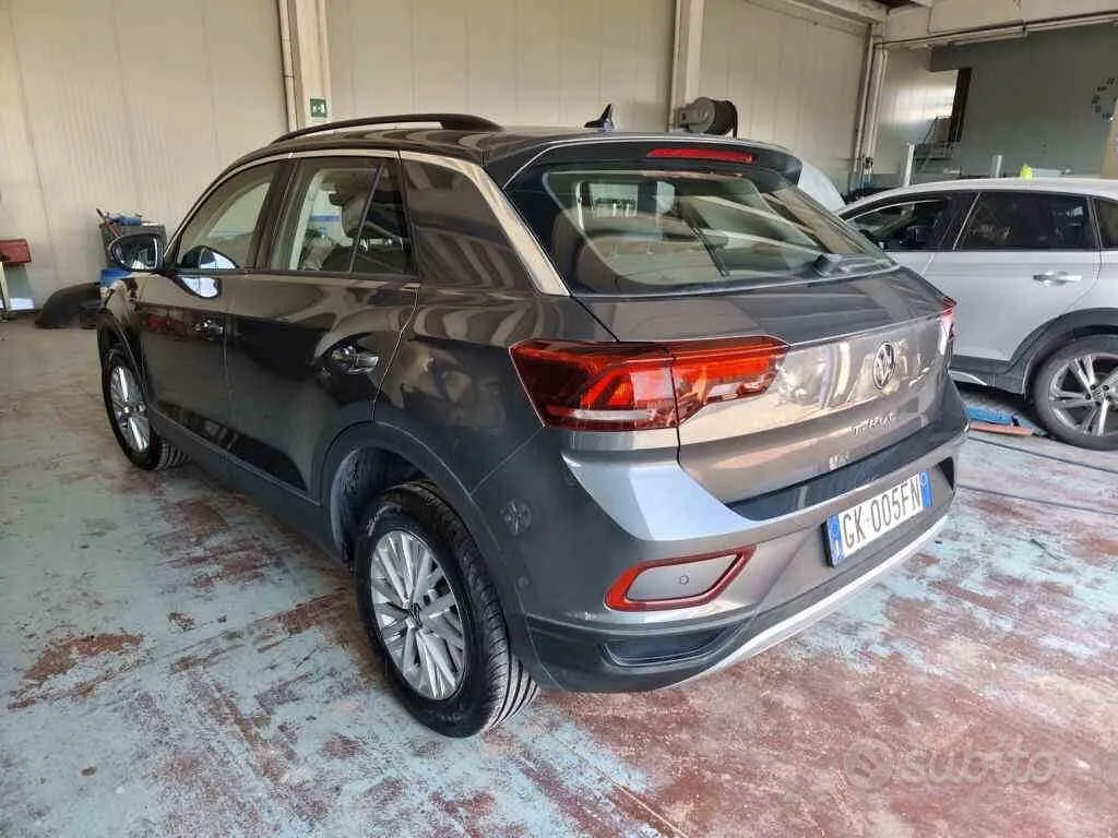 Volkswagen T-Roc 2022 photo 2